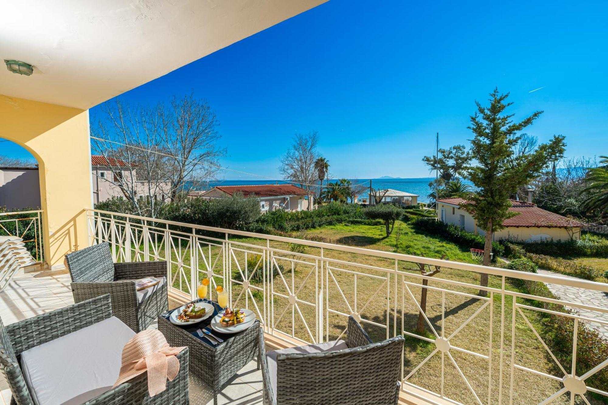 Southbank Seafront Apartments Кателиос Экстерьер фото