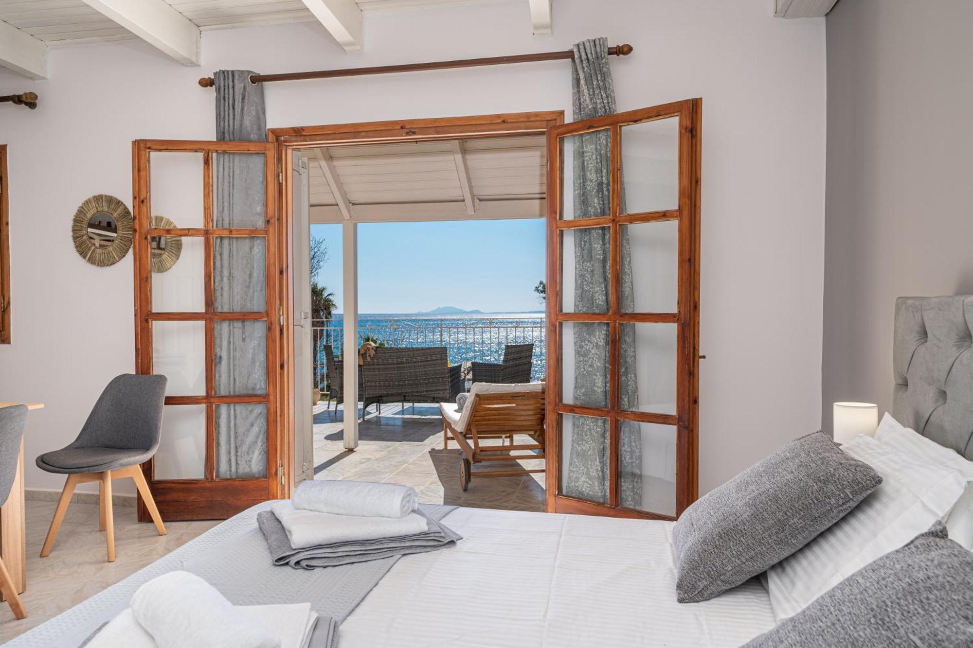 Southbank Seafront Apartments Кателиос Экстерьер фото