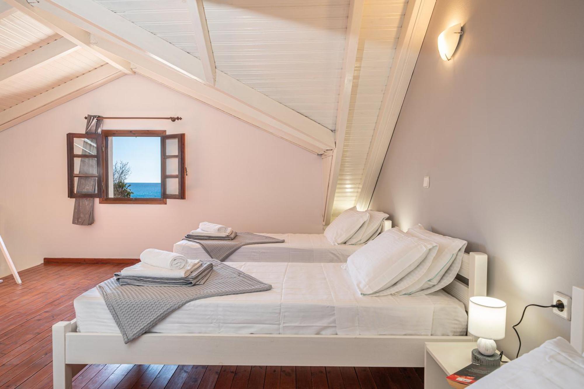 Southbank Seafront Apartments Кателиос Экстерьер фото